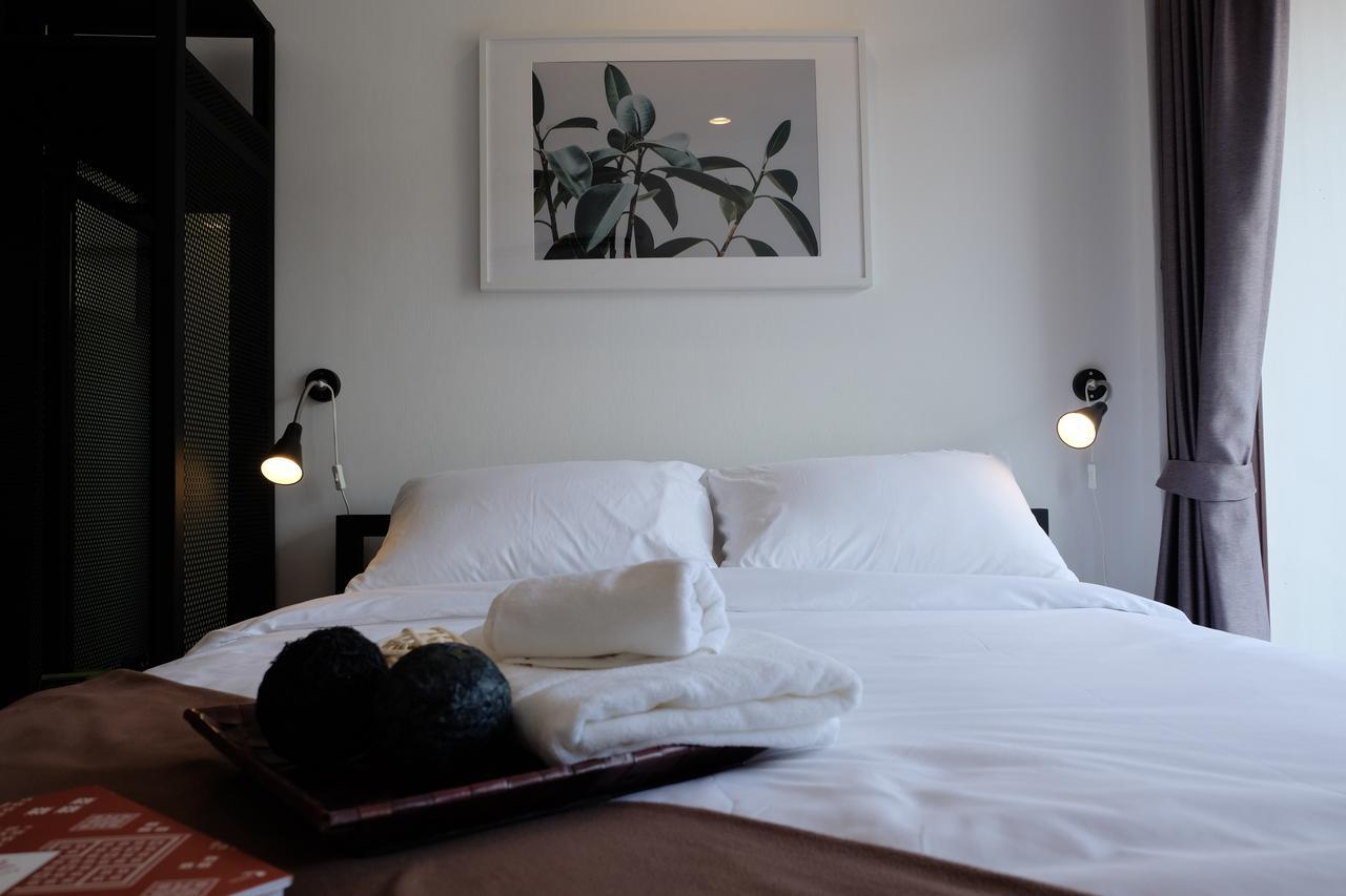 Haus Sathorn 21 Bed And Breakfast Бангкок Экстерьер фото