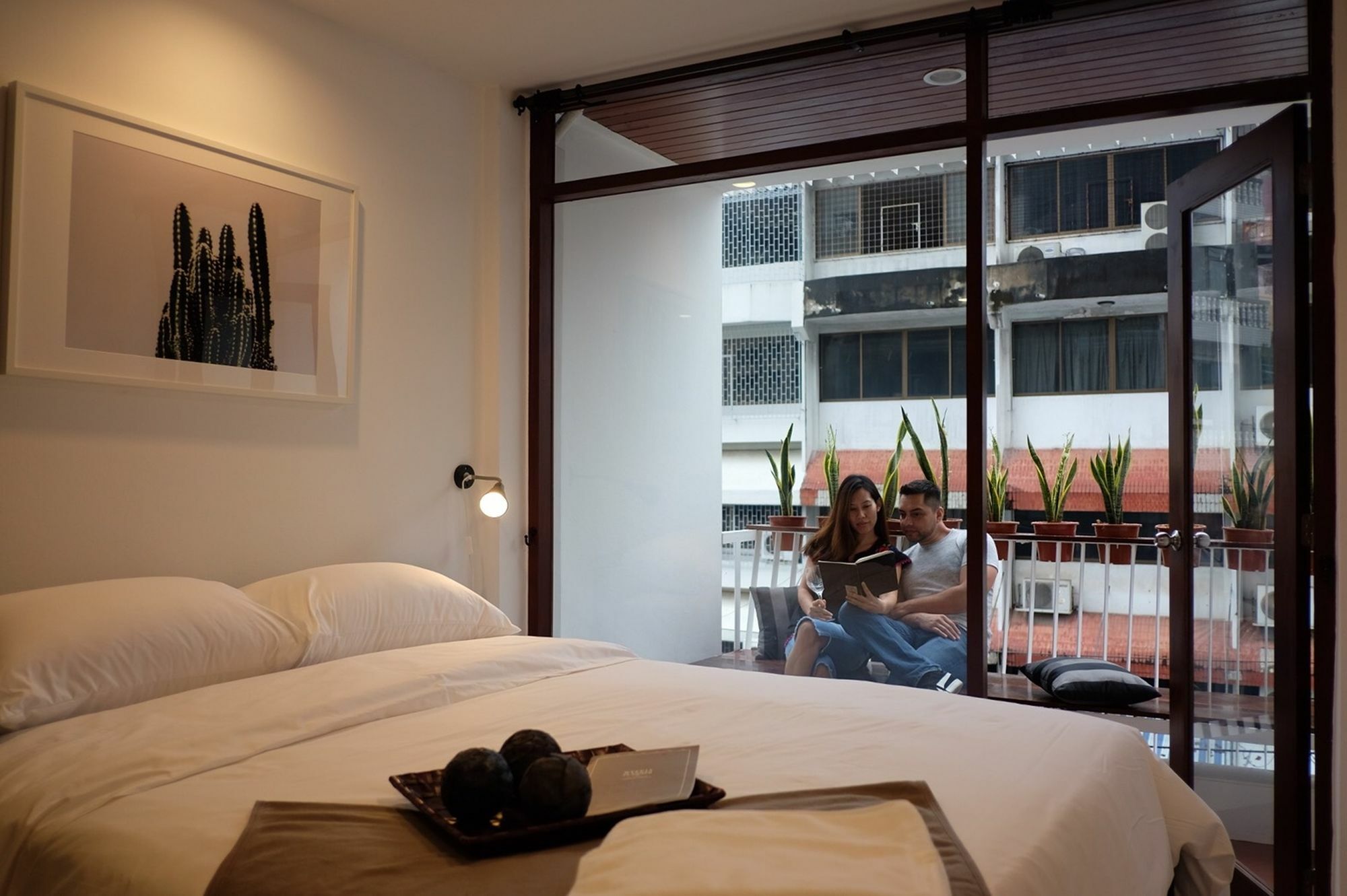 Haus Sathorn 21 Bed And Breakfast Бангкок Экстерьер фото